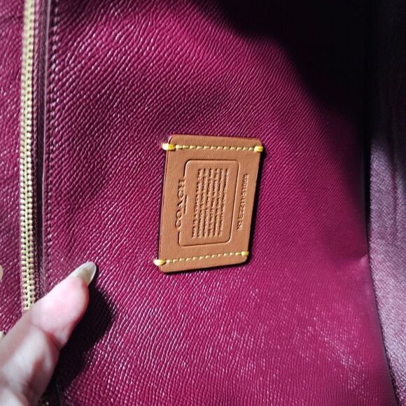 Coach Charlie Carryall 28 Stachel in Pink Signature Leather with Crossbody Strap - Picture 8 of 8